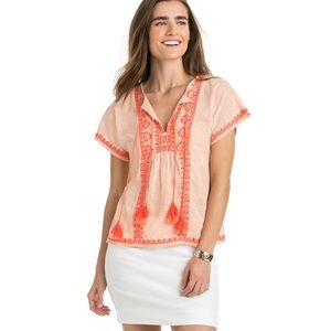 ☀️2/$22☀️ Vineyard Vines Embroidered Peasant Top